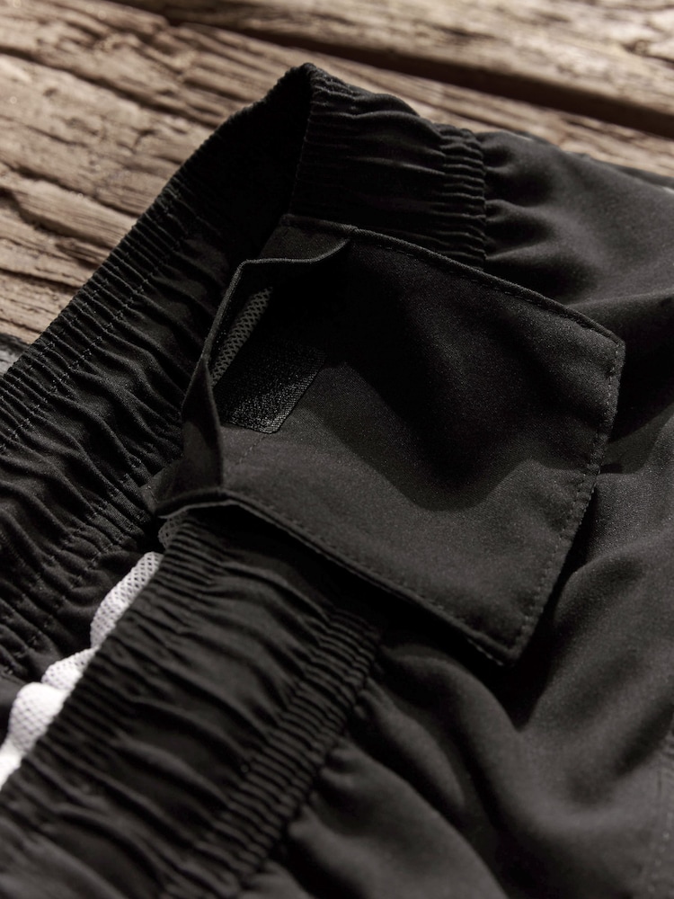 Noir - Shorts de bain essentiels - Image 9 of 10