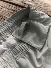 Eisgrau - Essential Badeshorts - Bild 9 von 10