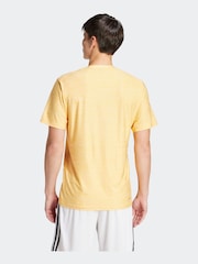 Orange - adidas Train Essentials Training T-Shirt mit Stretch - Bild 2 von 7