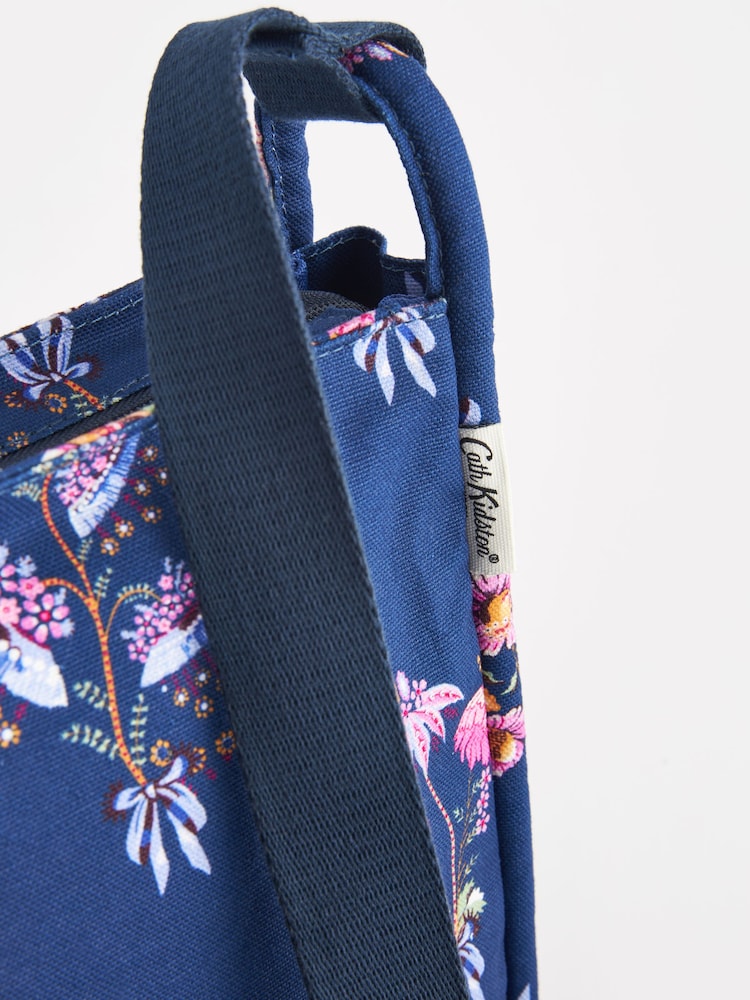 حقيبة ماسنجر كبيرة مقوسة من Cath Kidston - Image 11 of 13