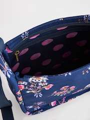 حقيبة ماسنجر كبيرة مقوسة من Cath Kidston - Image 13 of 13