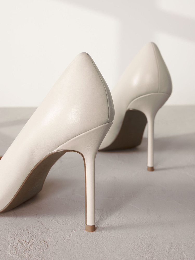 Porzellan/Weiß - Forever Comfort Spitze Pumps aus Leder - Bild 2 von 5 Porzellan/Weiß - Forever Comfort Spitze Pumps aus Leder - Bild 2 von 5