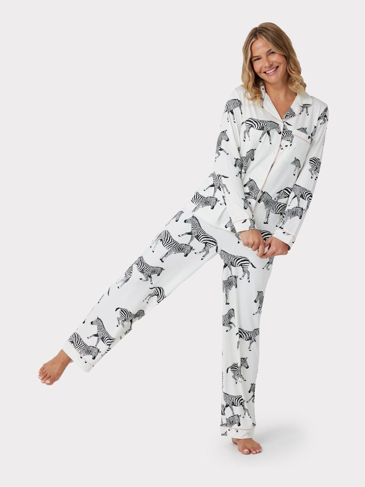 Chelsea Peers Bedrucktes Pyjama-Set mit Knopfleiste - Bild 1 von 8 Chelsea Peers Bedrucktes Pyjama-Set mit Knopfleiste - Bild 1 von 8