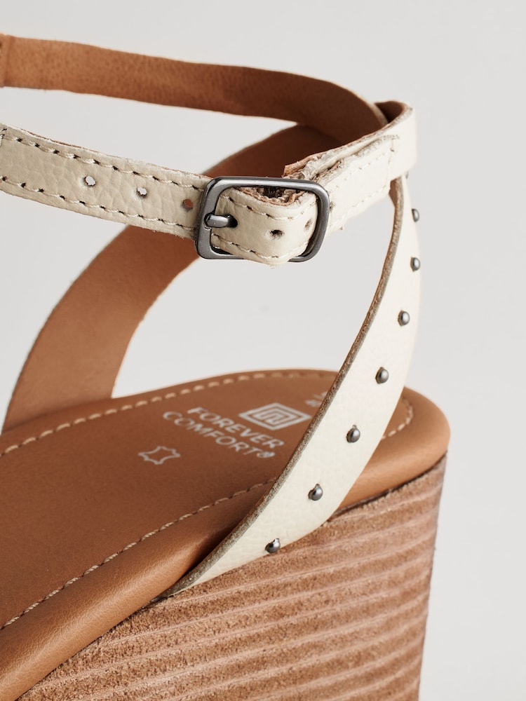 Knochen - Forever Comfort Lederschuhe mit Nieten und Keilabsatz - Bild 8 von 8 Knochen - Forever Comfort Lederschuhe mit Nieten und Keilabsatz - Bild 8 von 8