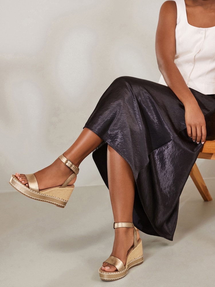 Bronze - Forever Comfort Espadrilles aus Leder mit Überwendlingsstich und Keilabsatz - Bild 1 von 7 Bronze - Forever Comfort Espadrilles aus Leder mit Überwendlingsstich und Keilabsatz - Bild 1 von 7