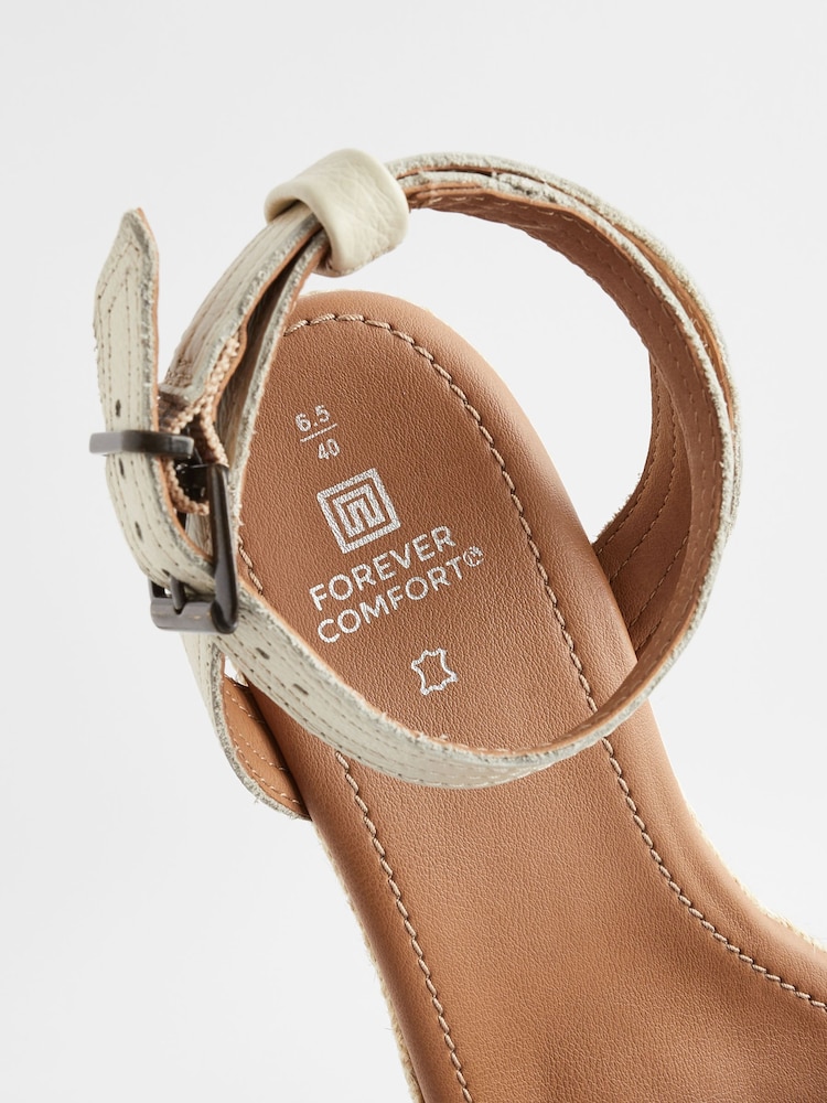 Knochen - Forever Comfort Espadrilles aus Leder mit Überwendlingsstich und Keilabsatz - Bild 8 von 8 Knochen - Forever Comfort Espadrilles aus Leder mit Überwendlingsstich und Keilabsatz - Bild 8 von 8
