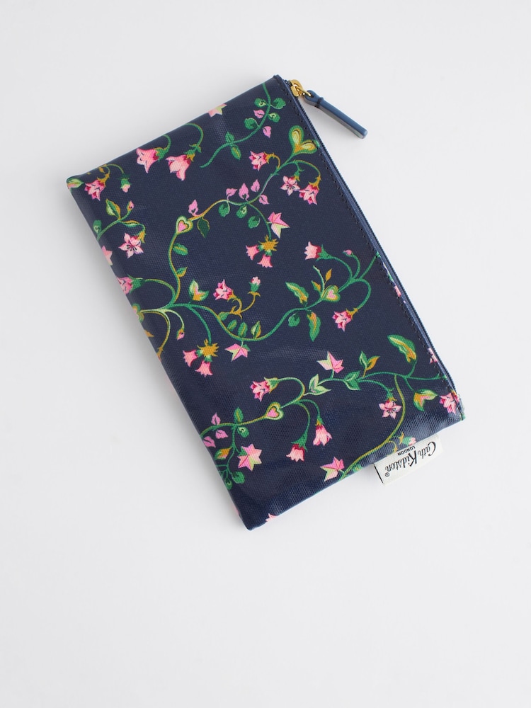 Marineblau mit floralem Muster - Cath Kidston, flache Geldbörse mit Reißverschluss aus 100 % Baumwolle - Bild 2 von 3 Marineblau mit floralem Muster - Cath Kidston, flache Geldbörse mit Reißverschluss aus 100 % Baumwolle - Bild 2 von 3