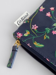 Marineblau mit floralem Muster - Cath Kidston, flache Geldbörse mit Reißverschluss aus 100 % Baumwolle - Bild 3 von 3