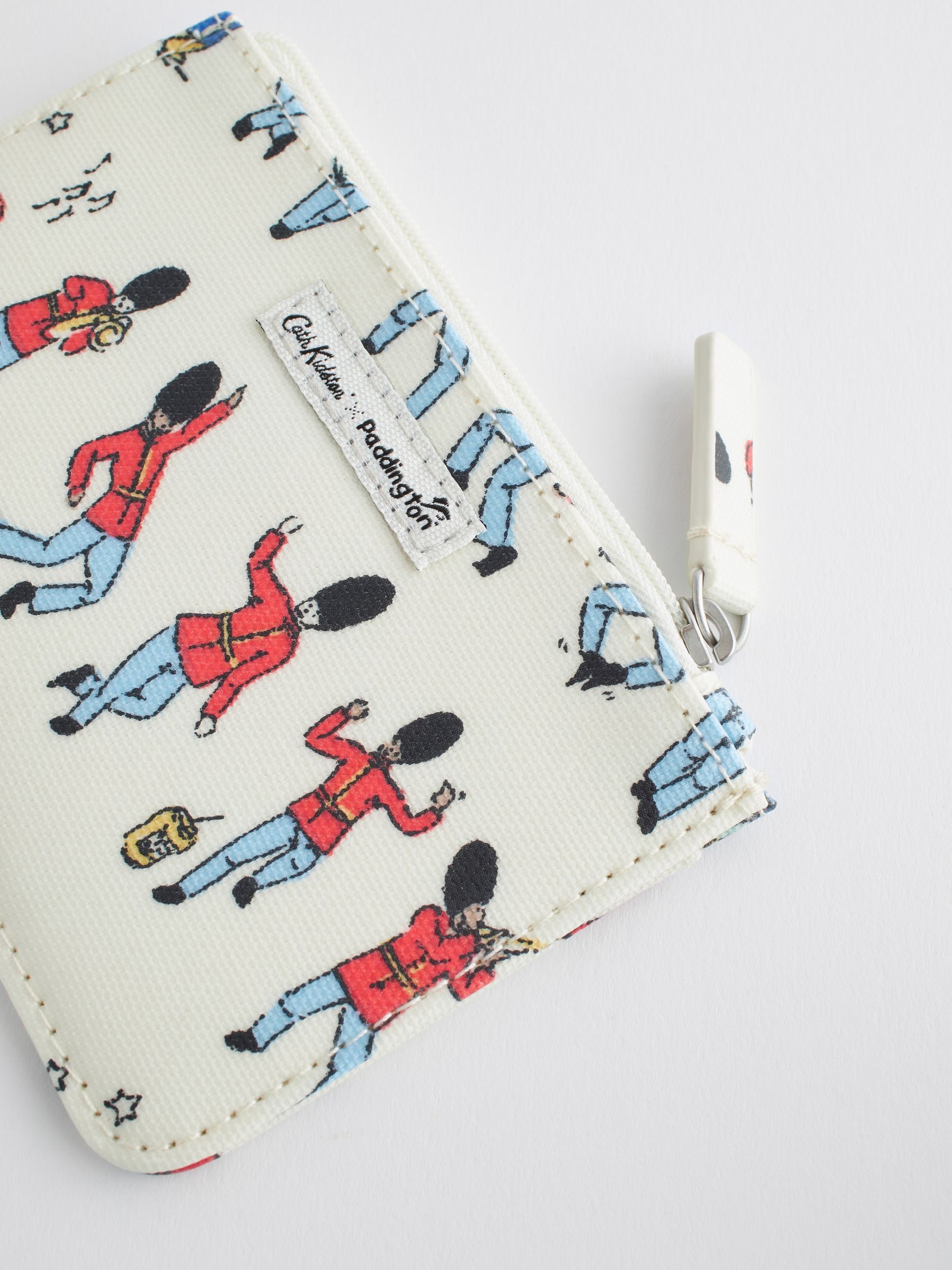Cathkidston スモール ブックバッグ Paddington Check Ecru Buy Cath Kidston Ecru Small Coated Book Bag from the Next UK
