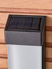 BHS Black Wistow Solar LED Wall Light 10Lm - Image 2 of 4