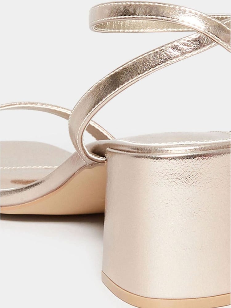 Gold - Long Tall Sally 2-teilige Schuhe mit Blockabsatz - Bild 5 von 5 Gold - Long Tall Sally 2-teilige Schuhe mit Blockabsatz - Bild 5 von 5
