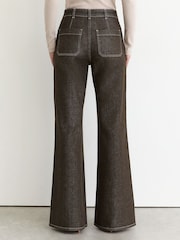 Brun - Reiss Sakura Flared Jeans med påsydde lommer - Bilde 9 av 10