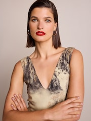 Brown Scenic Print Linen Blend V-Neck Midi Dress - Image 5 of 7