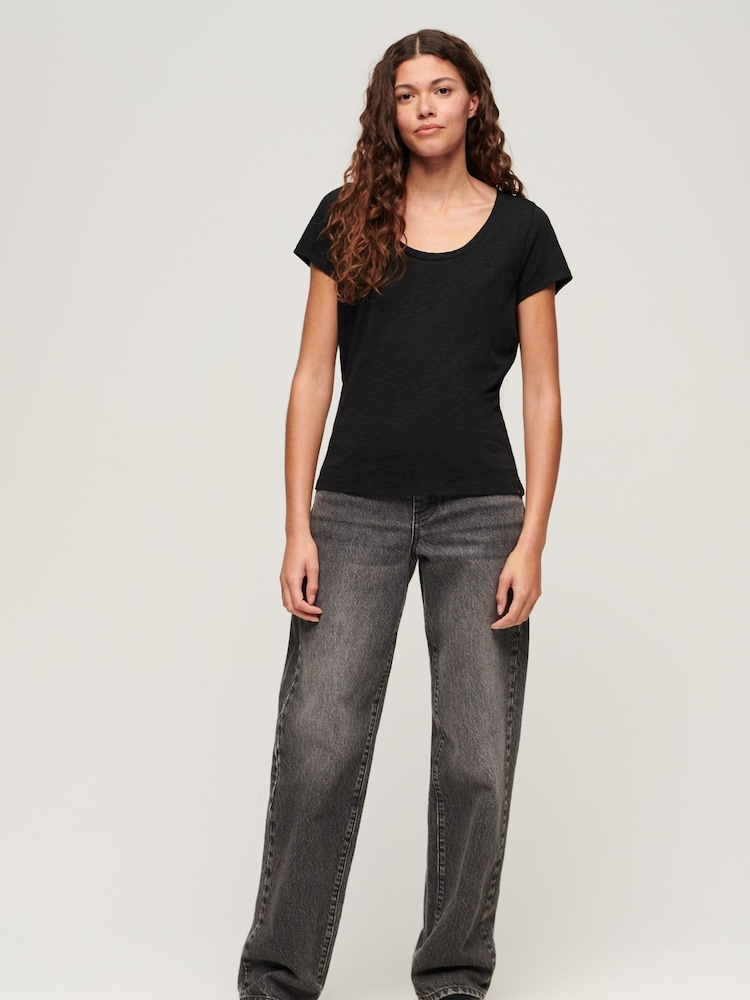 Negro - Camiseta de cuello redondo Studio de Superdry - Imagen 2 de 6 Negro - Camiseta de cuello redondo Studio de Superdry - Imagen 2 de 6