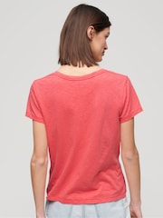 Coral rosa - Superdry Studios camiseta bordada con cuello en V - Imagen 2 de 10