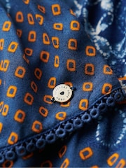 Superdry bedruckter gesmokter Minirock aus 100 % Baumwolle - Bild 6 von 6