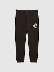 Reiss Chocolate Toby Senior Garment Dyed Logo Joggers - Image 2 of 6