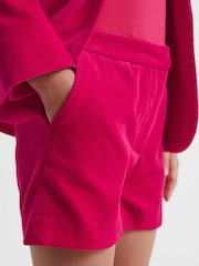 Pantalones cortos de terciopelo de tiro medio Bree de Reiss - Imagen 4 de 6