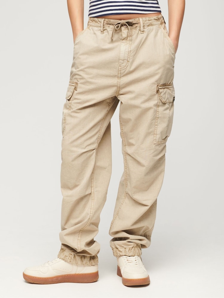 Marrón - Superdry Lightweight Beach Cargo Trousers - Imagen 1 de 7