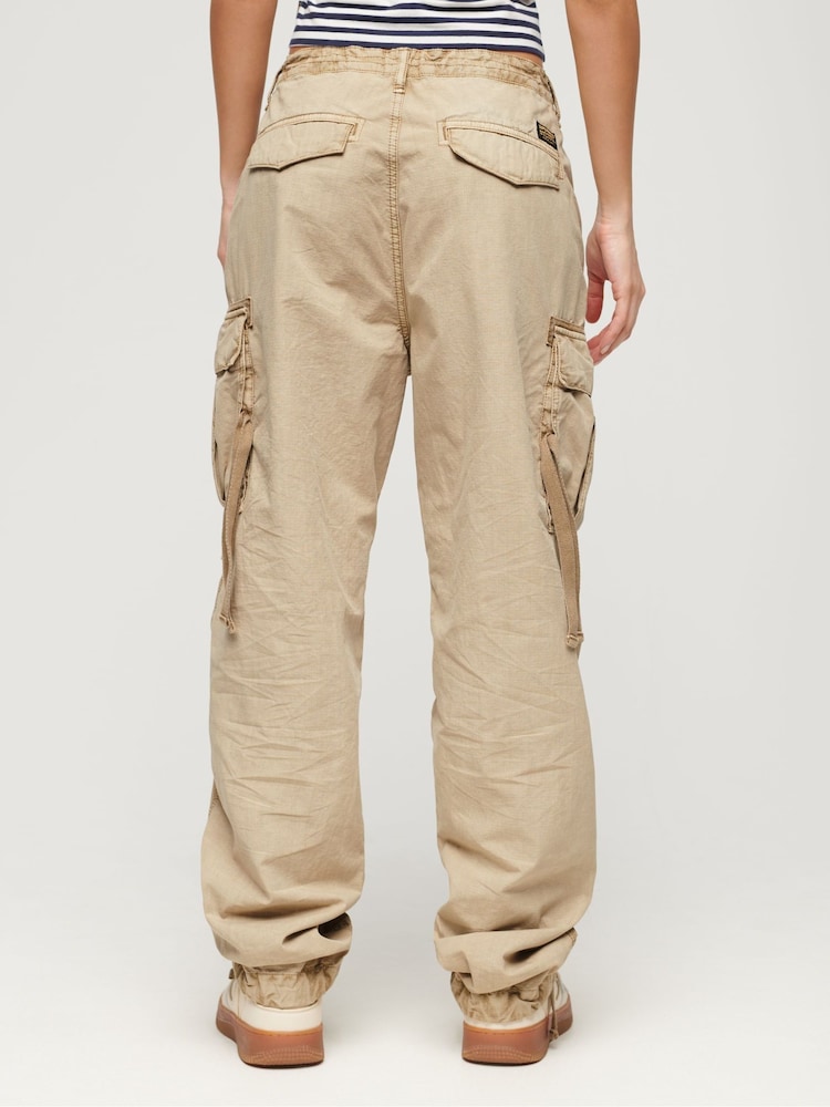 Marrón - Superdry Lightweight Beach Cargo Trousers - Imagen 2 de 7