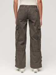 Superdry Vintage Utility-Cargohose mit elastischem Taillenbund - Bild 2 von 5