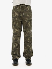 Verde de camuflaje - Superdry Lightweight Beach Cargo Trousers - Imagen 1 de 7