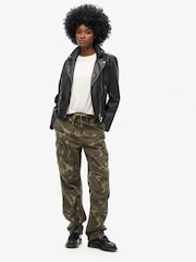 Verde de camuflaje - Superdry Lightweight Beach Cargo Trousers - Imagen 7 de 7