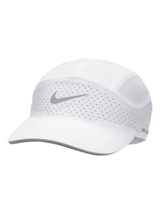 Blanco - Gorra reflectante no estructurada Dri-FIT Fly de Nike - Imagen 1 de 2
