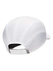 Blanco - Gorra reflectante no estructurada Dri-FIT Fly de Nike - Imagen 2 de 2