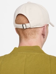 Белый - Кепка Nike Club - Изображение 3 из 8