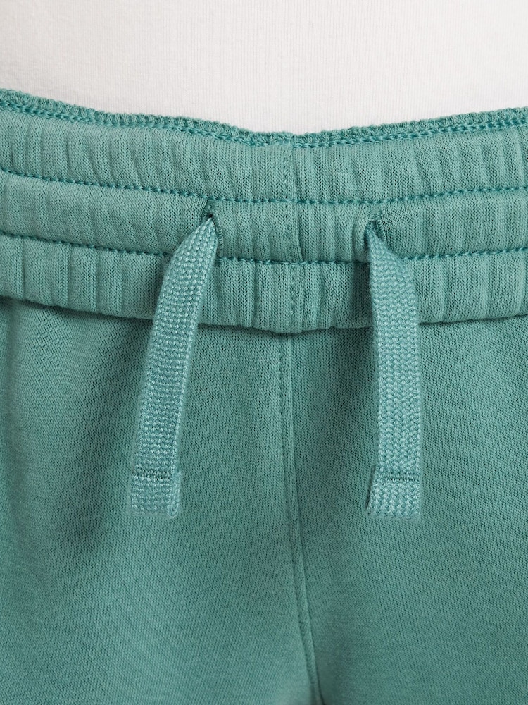 Nike Green Sweatshirt and Shorts Tracksuit Set - Image 4 of 9