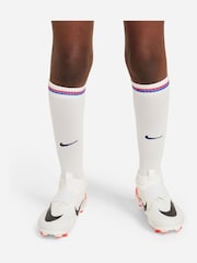 Nike White Blank Dri-FIT England Home Little Kids 3 Piece Football Kit - Image 10 of 15
