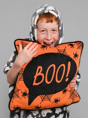 Bedlam Grey Spooky Ghosts Super Cosy Plush Hooded Throw - Image 3 of 5