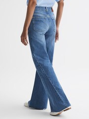 Reiss Mid Blue Calla Petite Mid Rise Wide Leg Jeans - Image 4 of 7