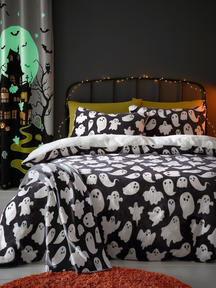Bedlam Black Spooky Ghosts Plush Teddy Fleece Duvet Cover Set - Image 1 of 4