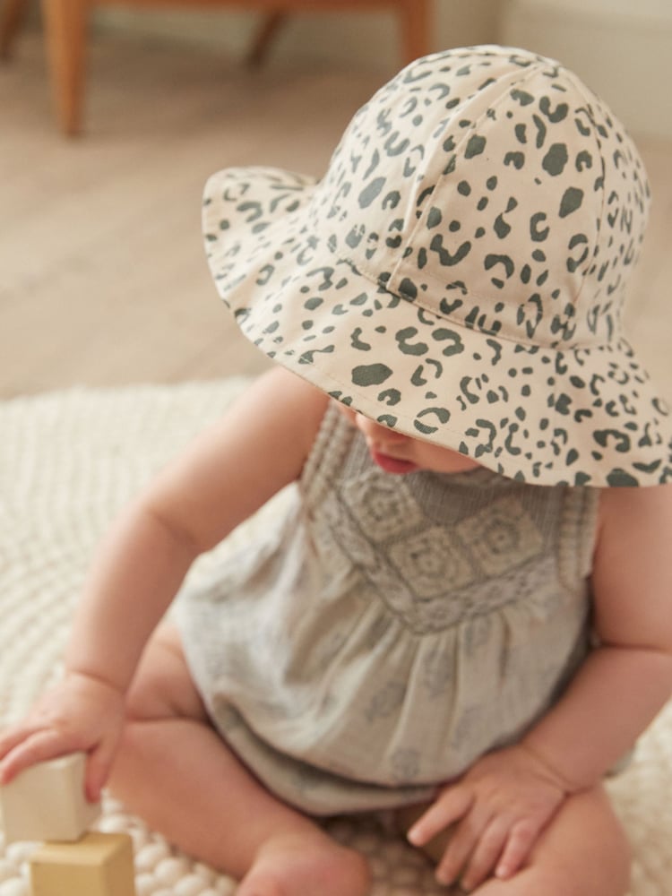 Animal Print Baby Wide Brim Bucket Hat (0mths-2yrs) - Image 3 of 3