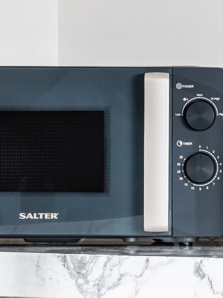 Salter Blue Marino 20l Manual Microwave - Image 4 of 4