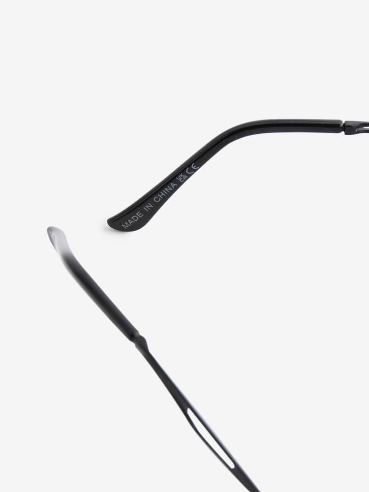 Black Style Polarised Sunglasses - Image 5 of 5