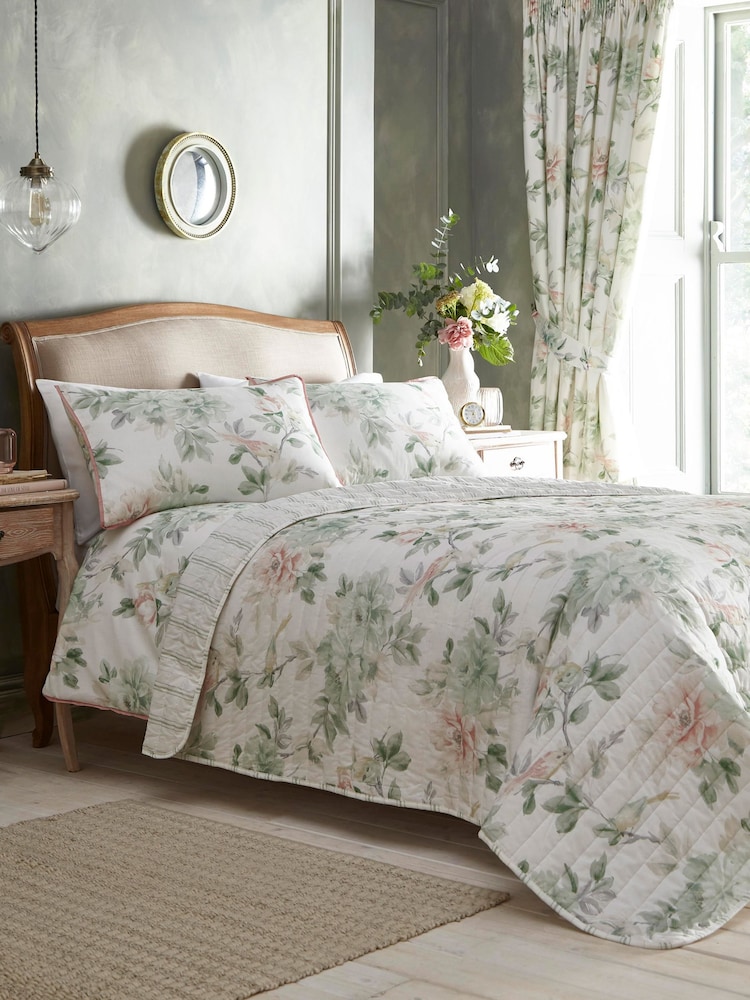 Appletree Green Campion 200 thread Count 100% Cotton Bedspread - Image 1 of 3