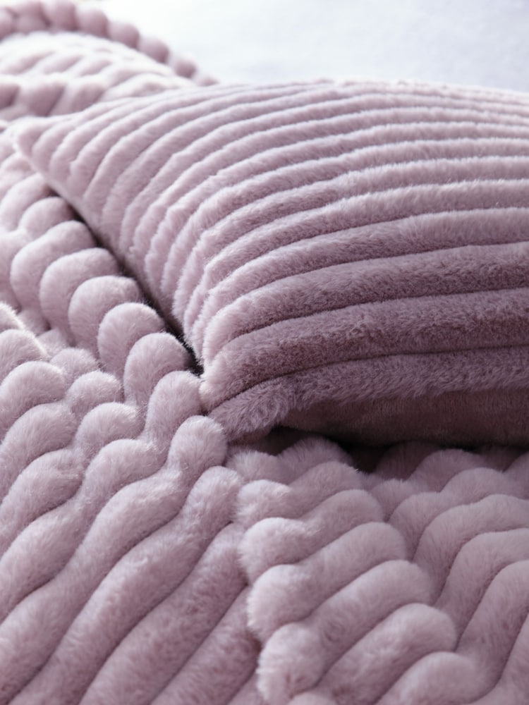 Appletree Morritz Faux Fur Bedspread - Imagen 2 de 3 Appletree Morritz Faux Fur Bedspread - Imagen 2 de 3