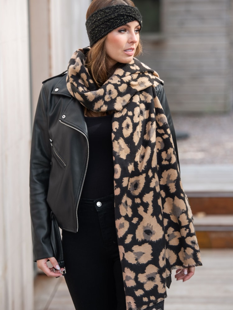 Pour Moi Black Oversized Leopard Print Supersoft Scarf - Image 3 of 3