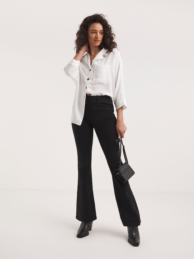 Schwarz - Simply Be – Bootcut-Jeggings - Bild 1 von 4 Schwarz - Simply Be – Bootcut-Jeggings - Bild 1 von 4