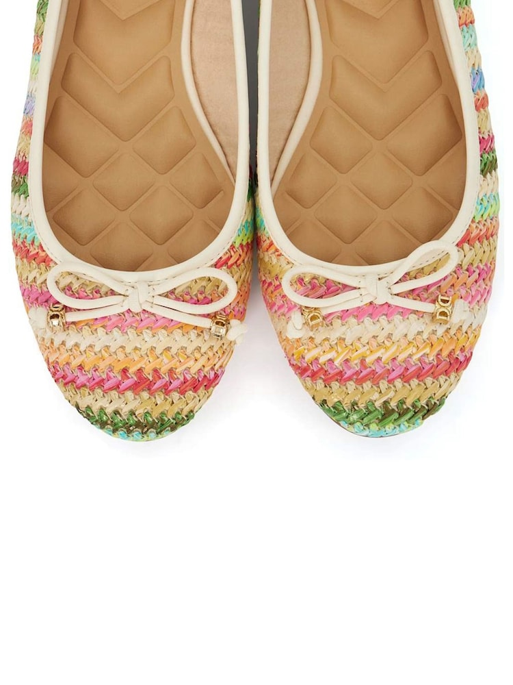 Crema/rosa - Dune London Hallo Charm Trim Leather Ballet Shoes - Imagen 6 de 6 Crema/rosa - Dune London Hallo Charm Trim Leather Ballet Shoes - Imagen 6 de 6