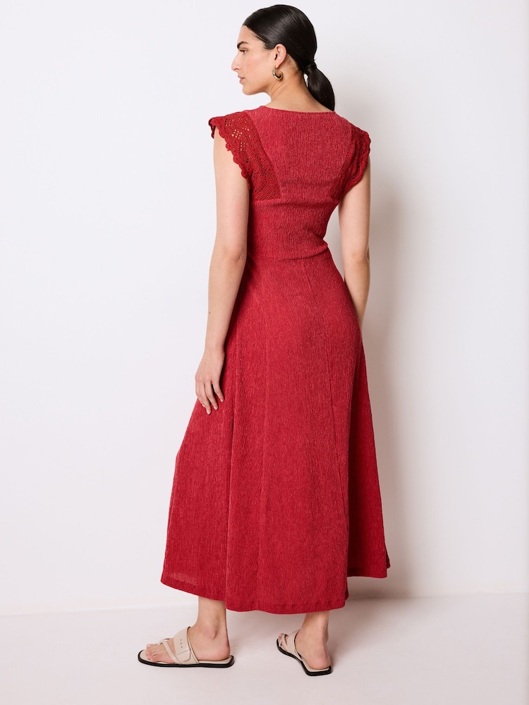 Rot - Midi-Häkelkleid mit V-Ausschnitt - Bild 2 von 6 Rot - Midi-Häkelkleid mit V-Ausschnitt - Bild 2 von 6