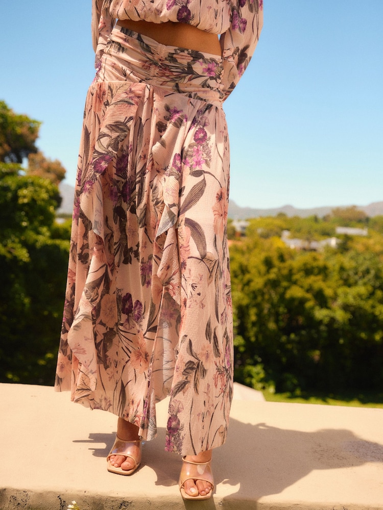 Blush Rosa Blumenmuster - Maxirock aus Crinkle-Netzmaterial - Bild 2 von 6 Blush Rosa Blumenmuster - Maxirock aus Crinkle-Netzmaterial - Bild 2 von 6