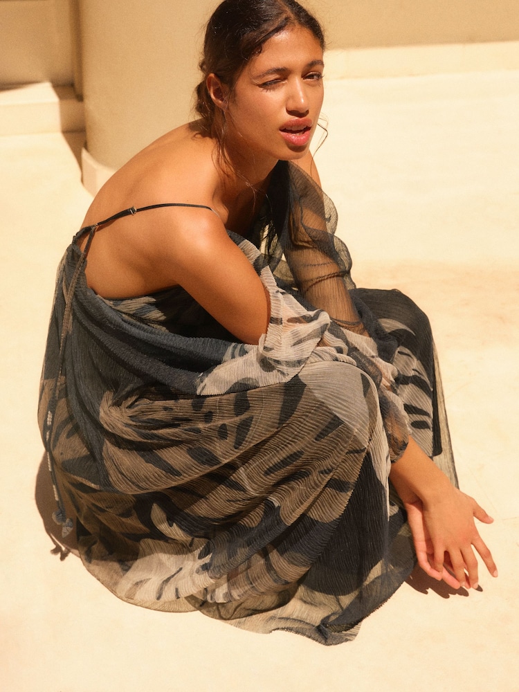 Black Palm Leaf Print Crinkle Mesh Volume Cami Maxi Dress - Image 2 of 8