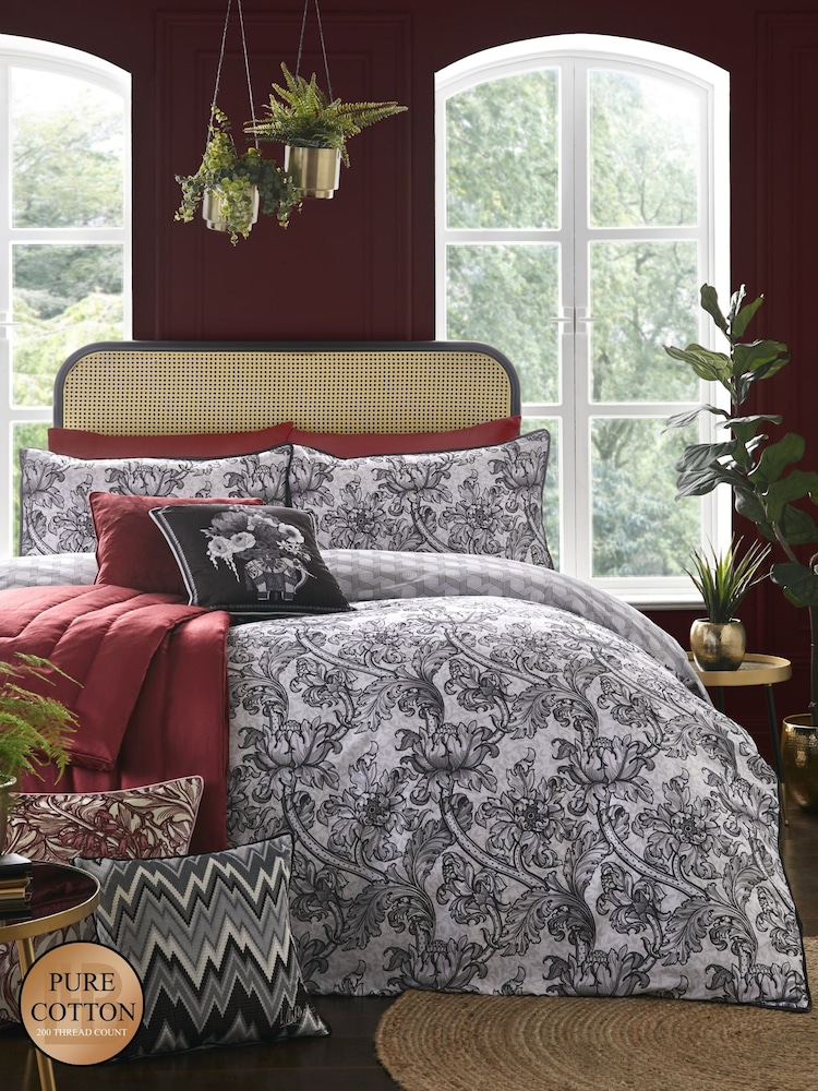 Laurence Llewelyn-Bowen Black Heart of The Home 200 Thread Count 100% Cotton Duvet Cover Set - Image 1 of 4