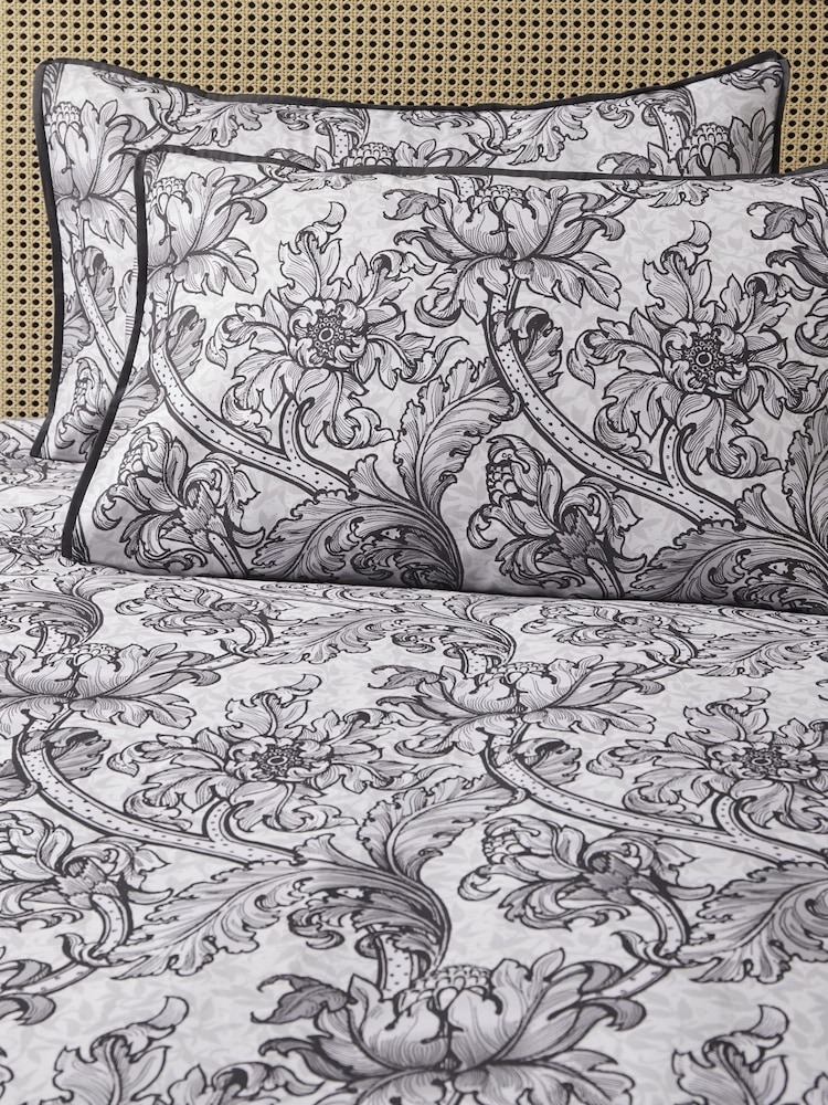 Laurence Llewelyn-Bowen Black Heart of The Home 200 Thread Count 100% Cotton Duvet Cover Set - Image 2 of 4