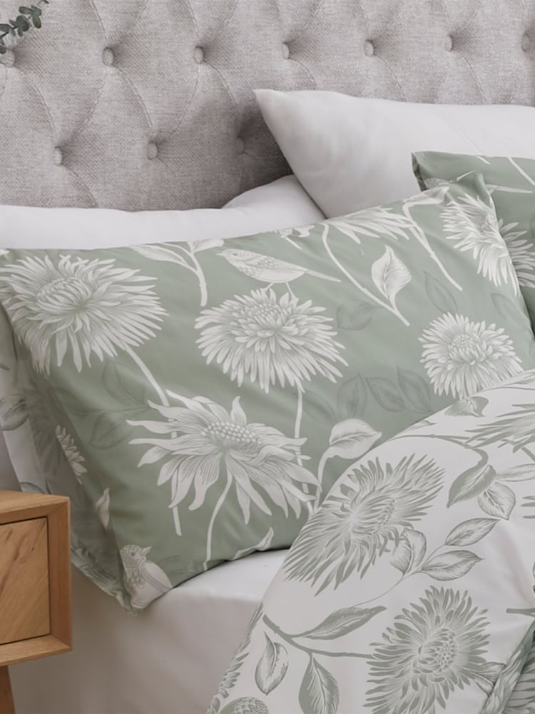 Dreams & Drapes Chrysanthemum Easy Care Duvet Cover Set - Image 3 of 4