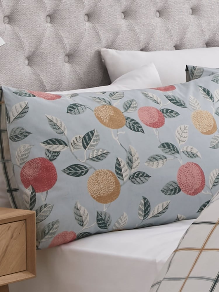 D&D Green Botanical Fruit Easy Care Duvet Cover Set - Image 2 of 4